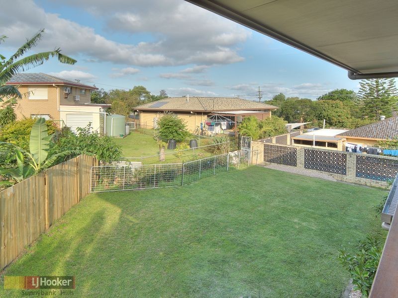 11 Le Grand Street, Macgregor QLD 4109