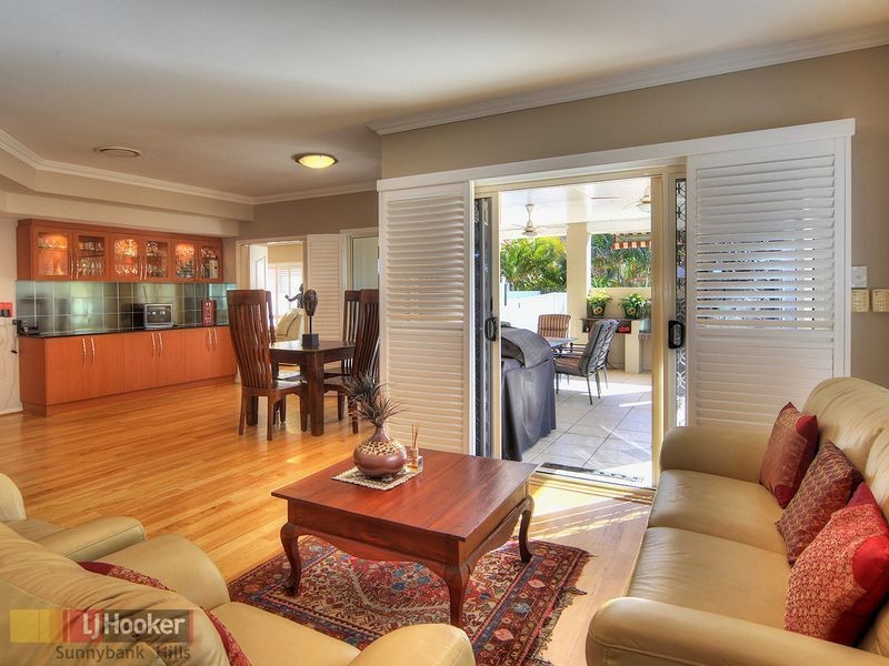 15 Hanrahan Street, Robertson QLD 4109