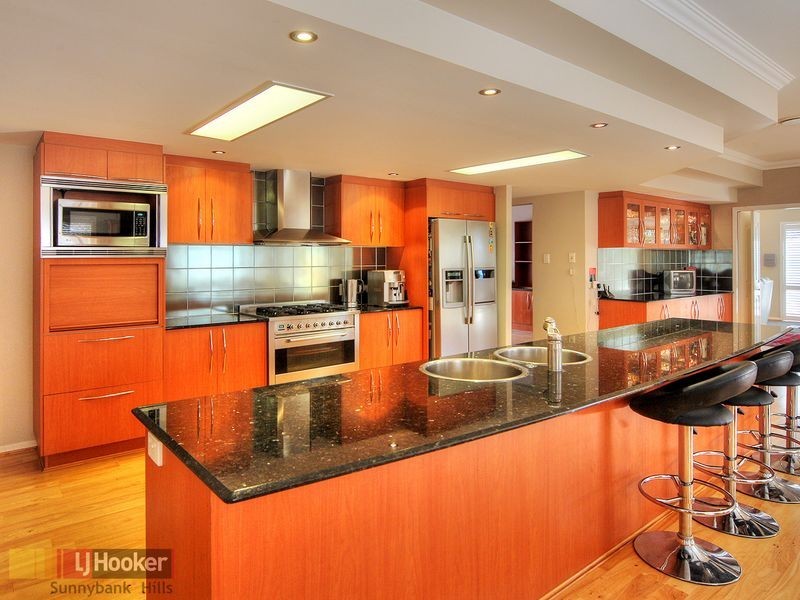 15 Hanrahan Street, Robertson QLD 4109