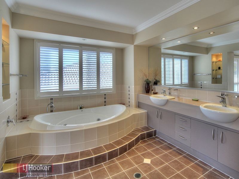 15 Hanrahan Street, Robertson QLD 4109