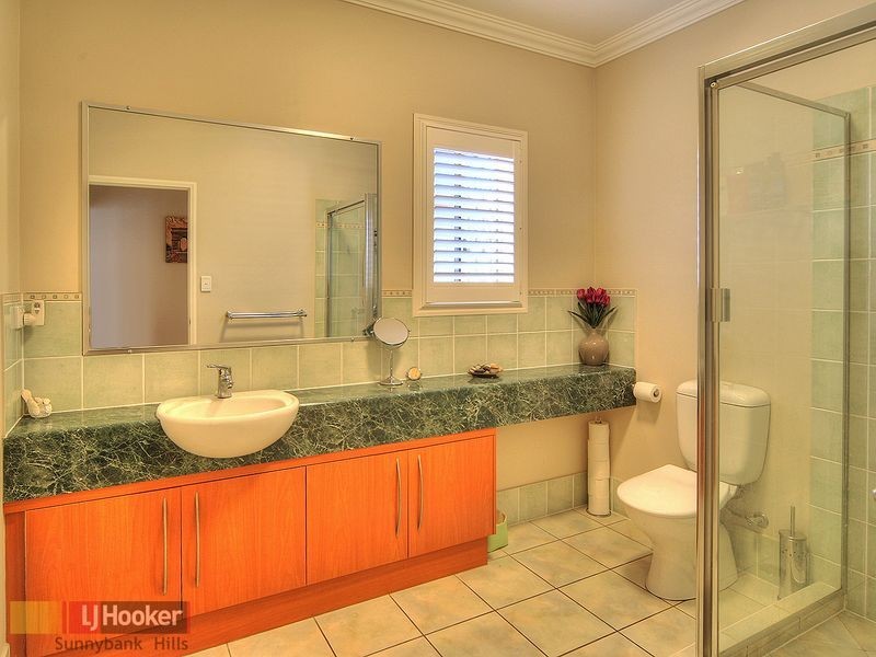 15 Hanrahan Street, Robertson QLD 4109