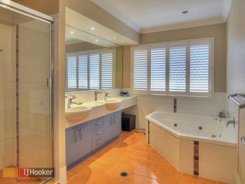 15 Hanrahan Street, Robertson QLD 4109