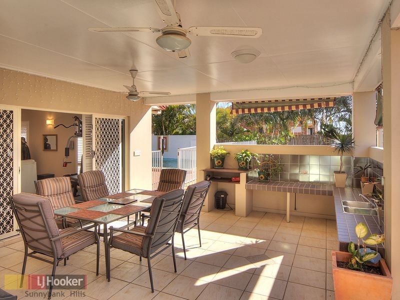 15 Hanrahan Street, Robertson QLD 4109