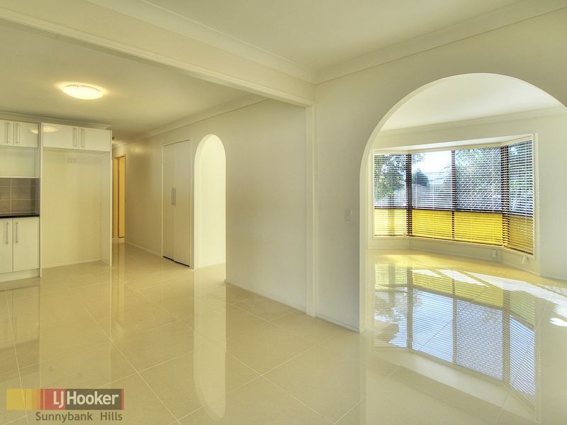 18 Tanglewood Street, Runcorn QLD 4113