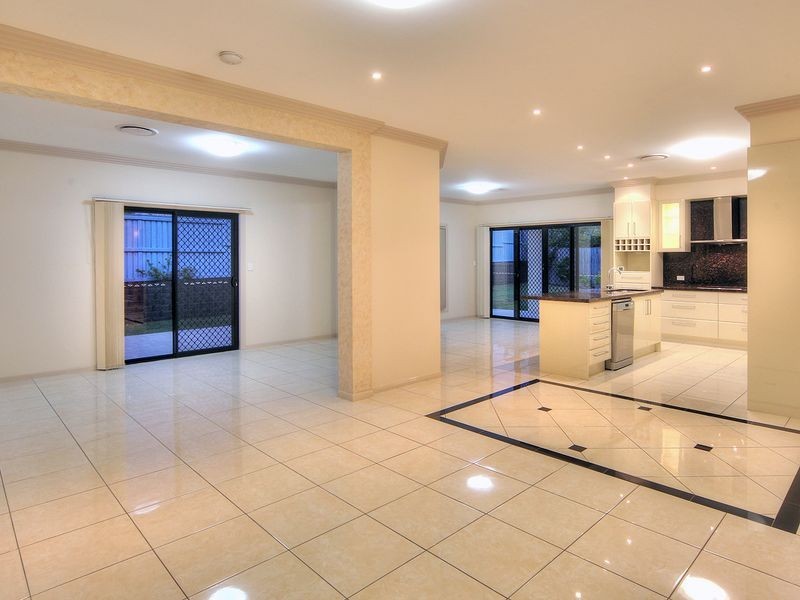 86 Birchwood Place, Stretton QLD 4116