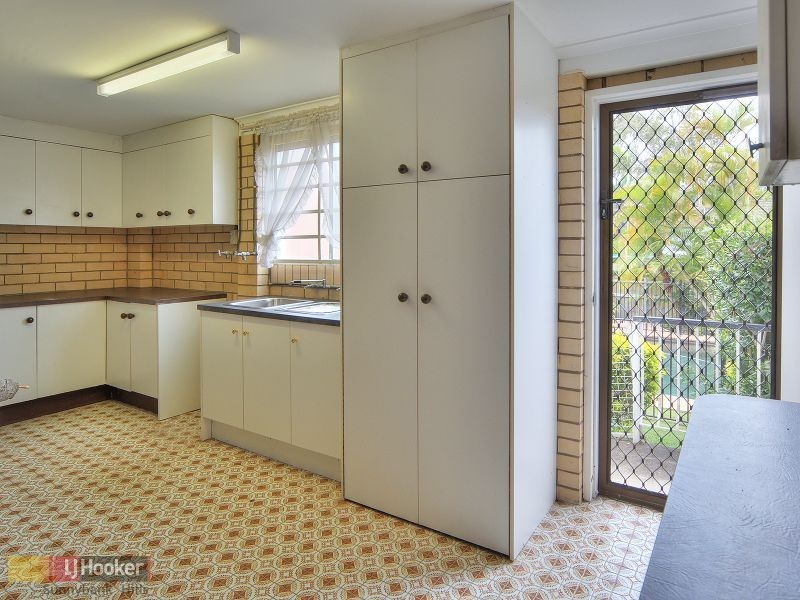 8 Bettina Street, Macgregor QLD 4109