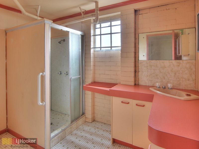 8 Bettina Street, Macgregor QLD 4109