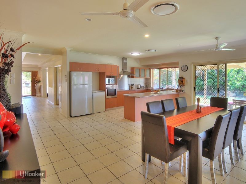 11 Strathaird Place, Parkinson QLD 4115