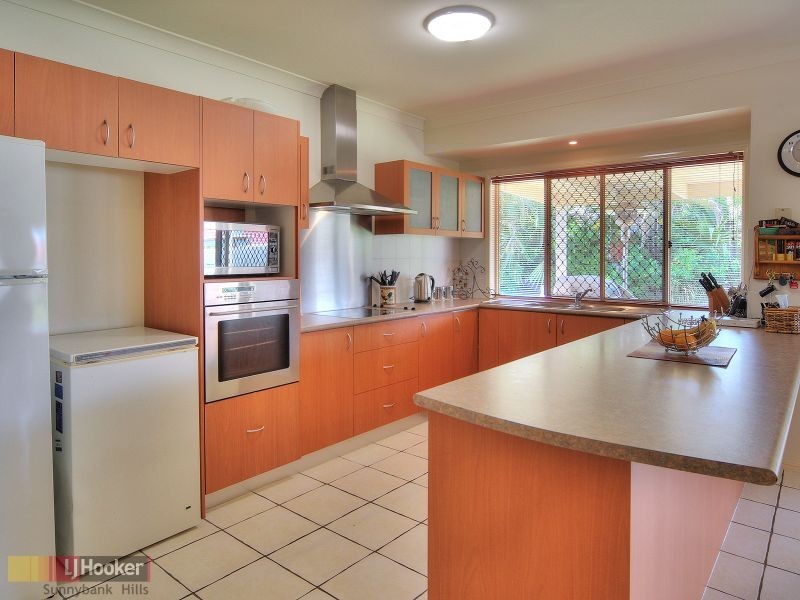 11 Strathaird Place, Parkinson QLD 4115