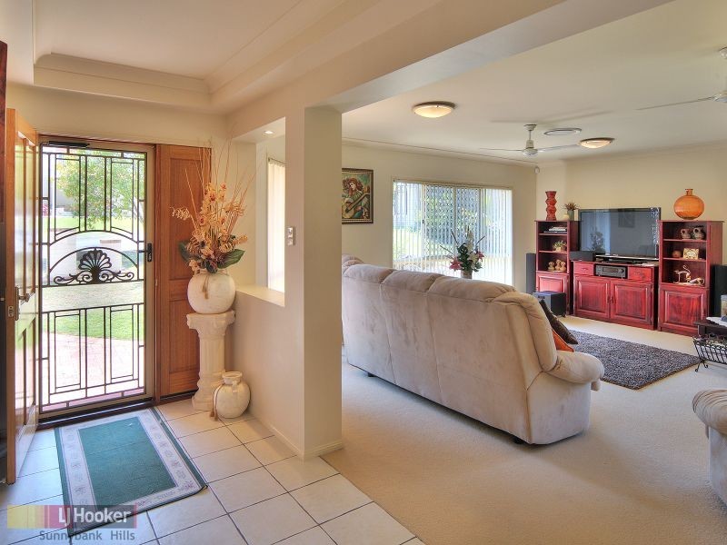 11 Strathaird Place, Parkinson QLD 4115
