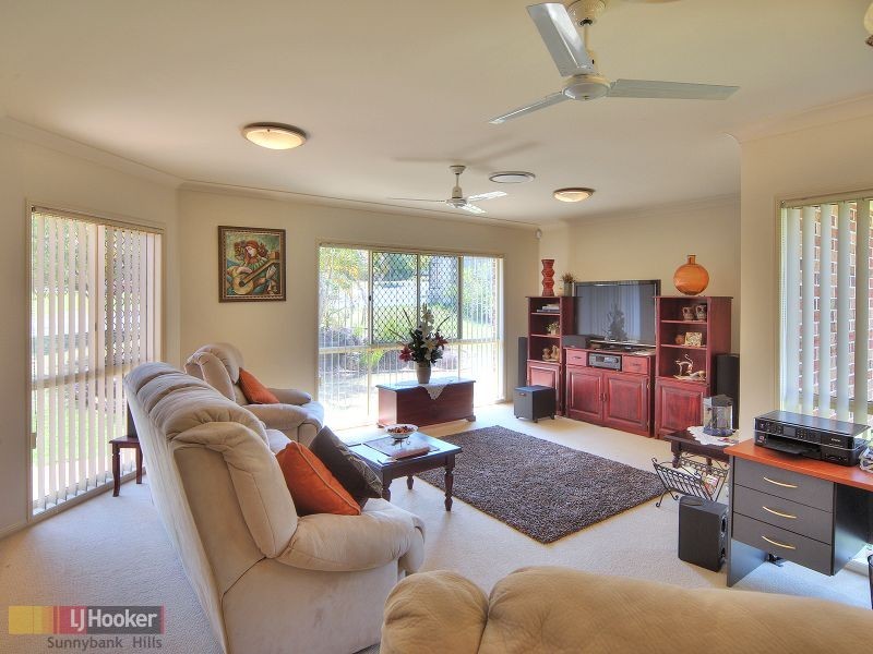 11 Strathaird Place, Parkinson QLD 4115