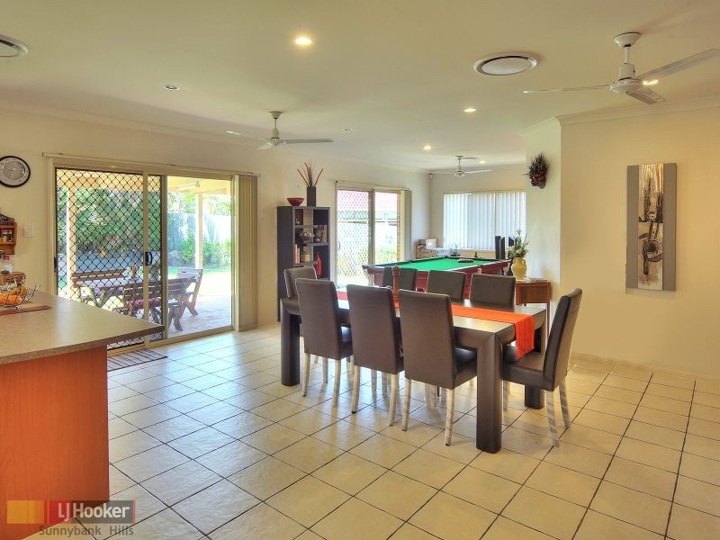 11 Strathaird Place, Parkinson QLD 4115