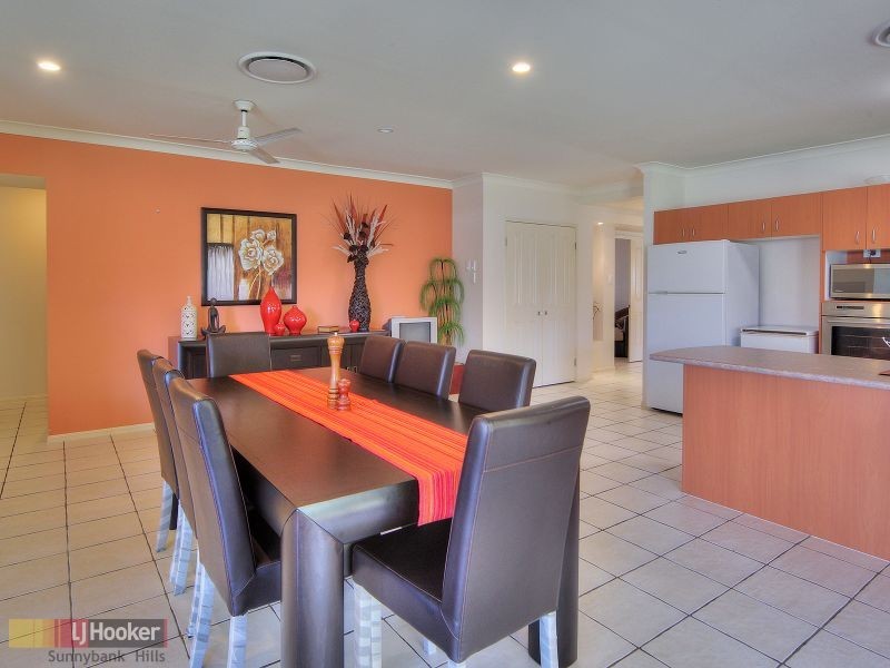 11 Strathaird Place, Parkinson QLD 4115