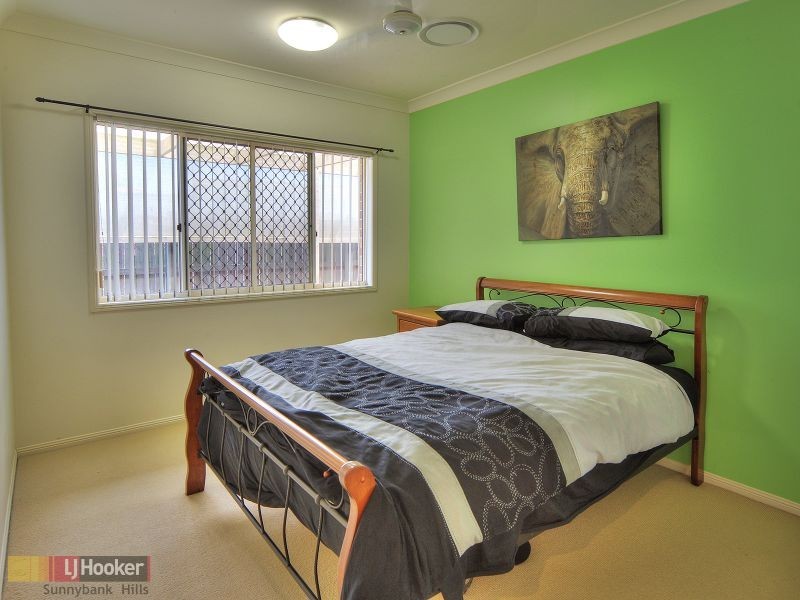 11 Strathaird Place, Parkinson QLD 4115