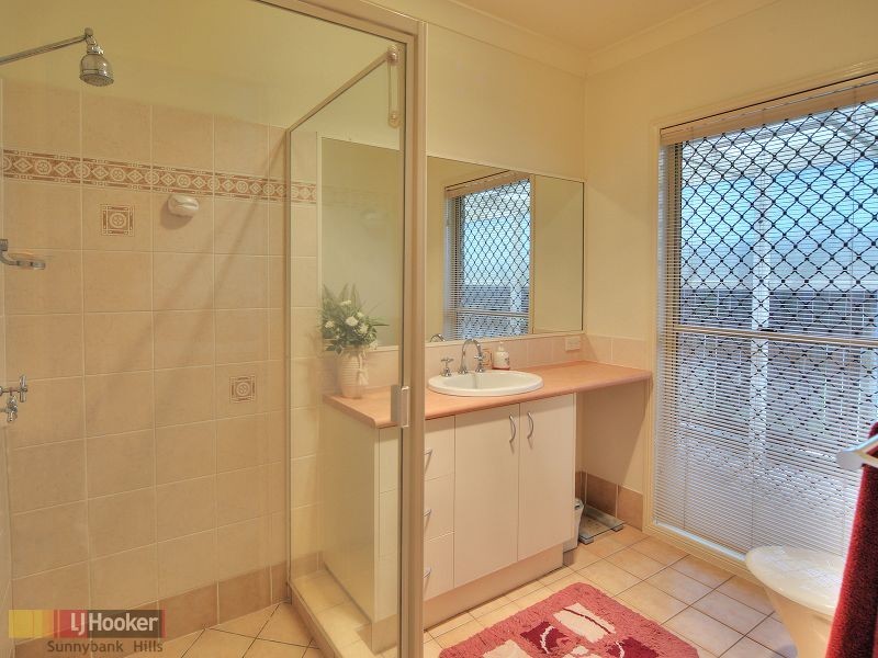 11 Strathaird Place, Parkinson QLD 4115