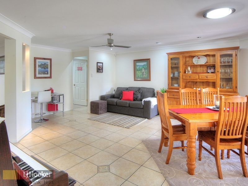 4 Glenelg Place, Parkinson QLD 4115