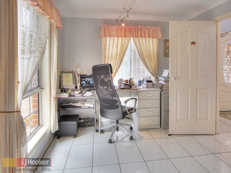 49 Maywood Crescent, Calamvale QLD 4116