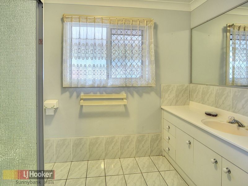 49 Maywood Crescent, Calamvale QLD 4116