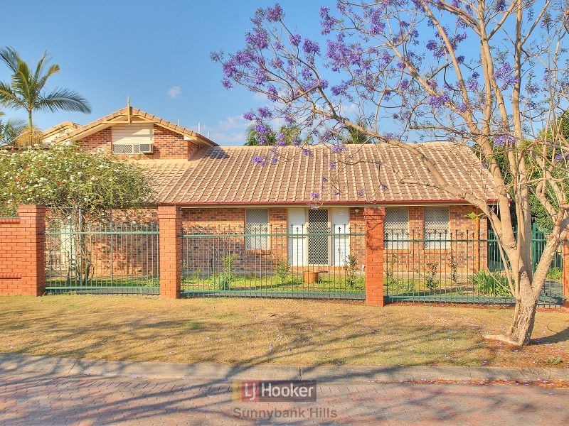 1/70 Delfin Drive, Macgregor QLD 4109