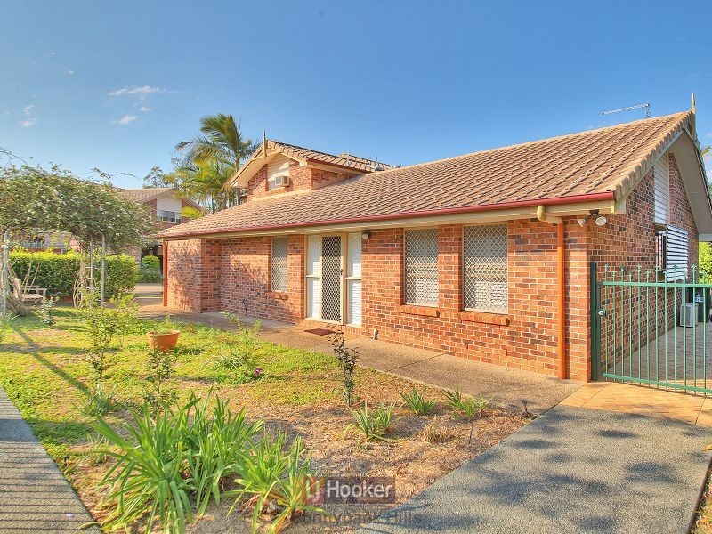 1/70 Delfin Drive, Macgregor QLD 4109