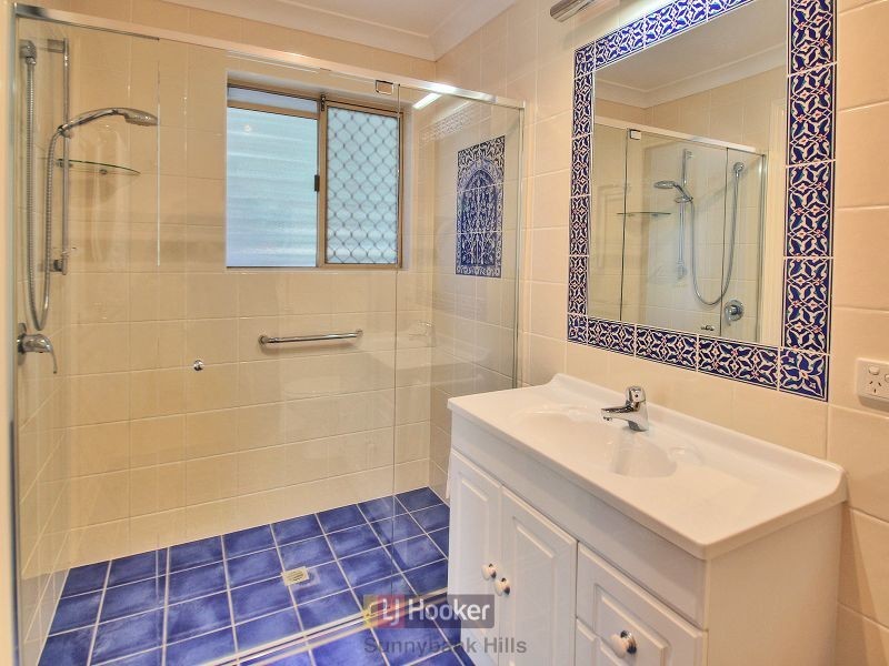 1/70 Delfin Drive, Macgregor QLD 4109