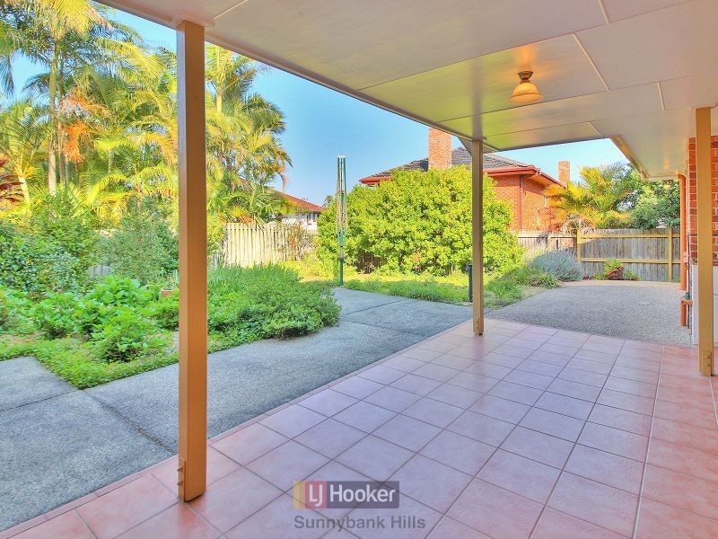 1/70 Delfin Drive, Macgregor QLD 4109