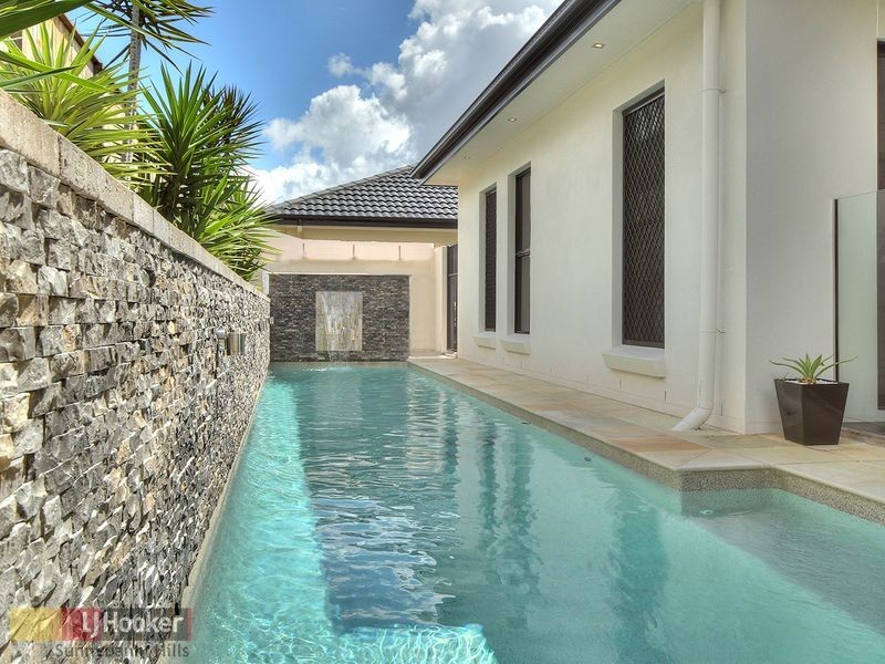 30 Walker Circuit, Eight Mile Plains QLD 4113