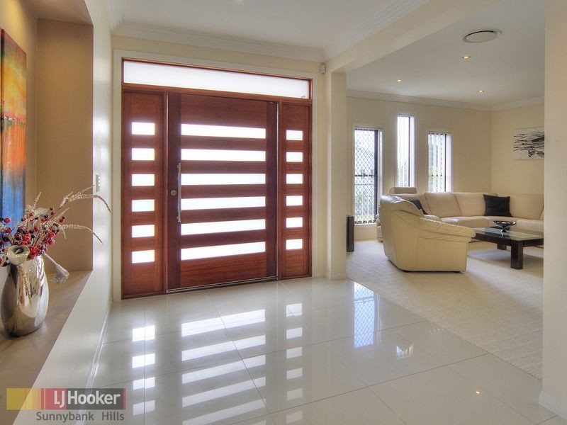 30 Walker Circuit, Eight Mile Plains QLD 4113
