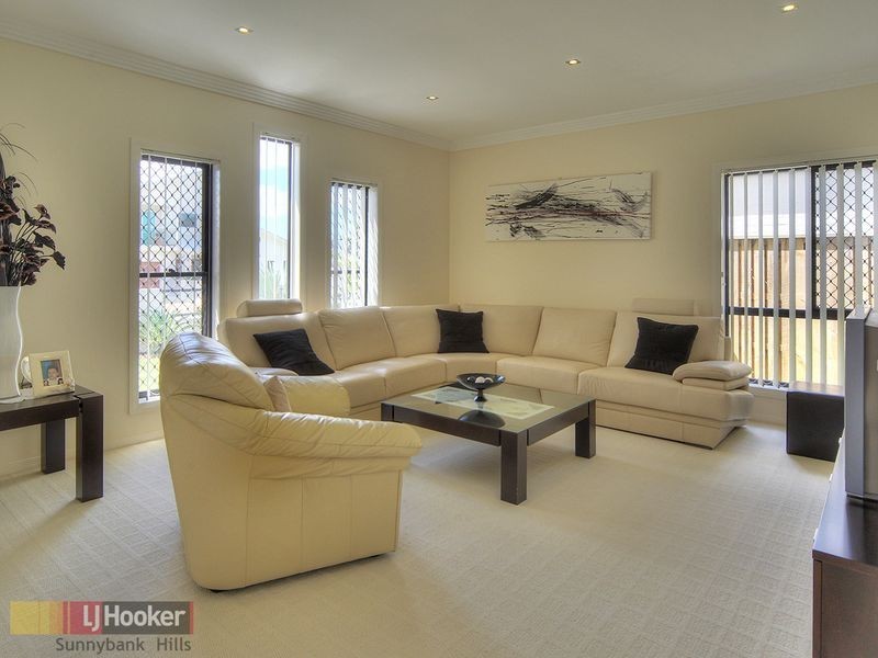 30 Walker Circuit, Eight Mile Plains QLD 4113