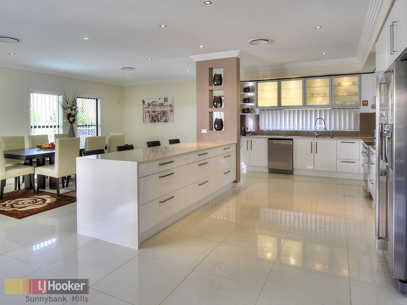 30 Walker Circuit, Eight Mile Plains QLD 4113