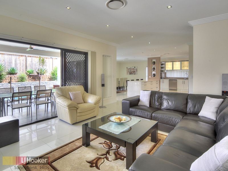 30 Walker Circuit, Eight Mile Plains QLD 4113