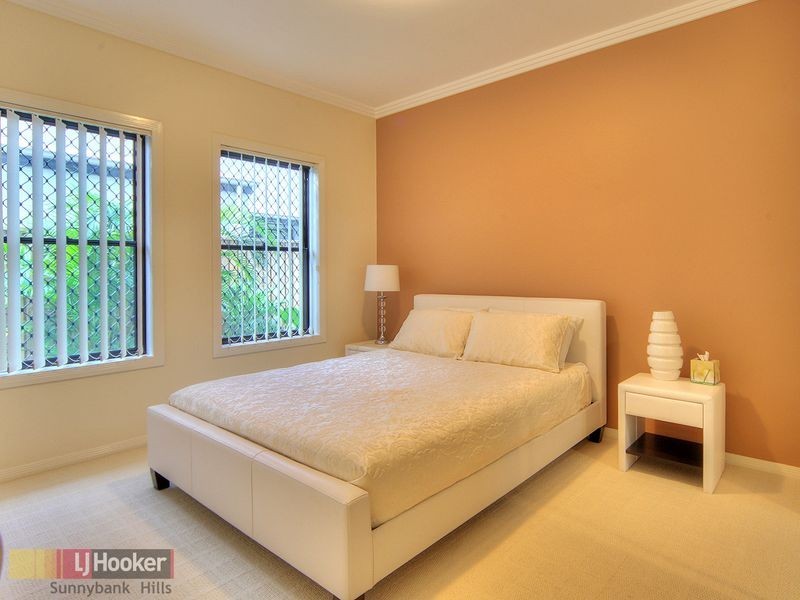 30 Walker Circuit, Eight Mile Plains QLD 4113