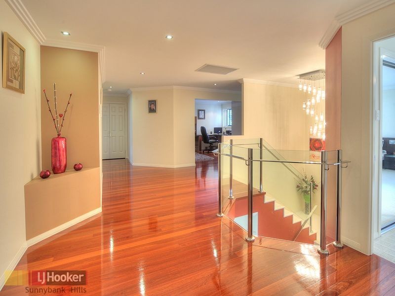 30 Walker Circuit, Eight Mile Plains QLD 4113