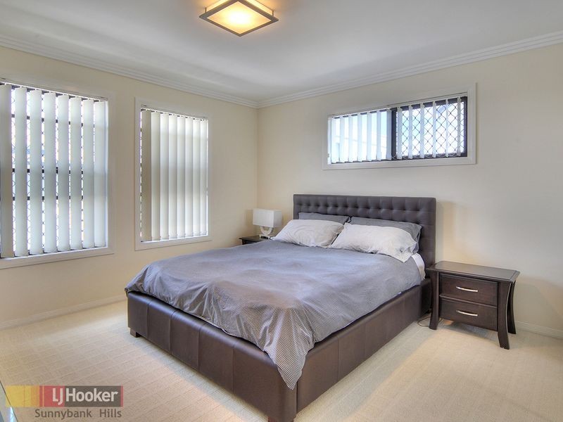 30 Walker Circuit, Eight Mile Plains QLD 4113