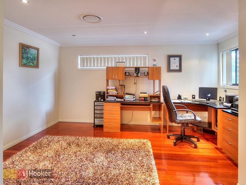 30 Walker Circuit, Eight Mile Plains QLD 4113