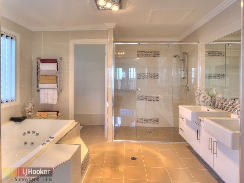 30 Walker Circuit, Eight Mile Plains QLD 4113