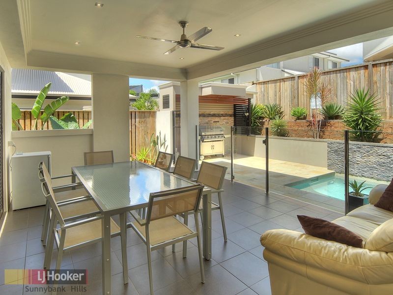 30 Walker Circuit, Eight Mile Plains QLD 4113
