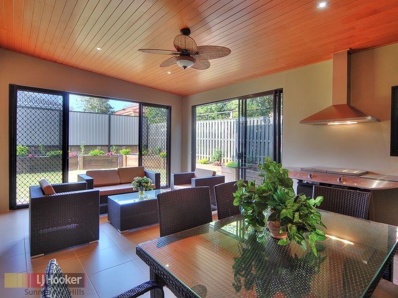 18 Golden Place, Robertson QLD 4109
