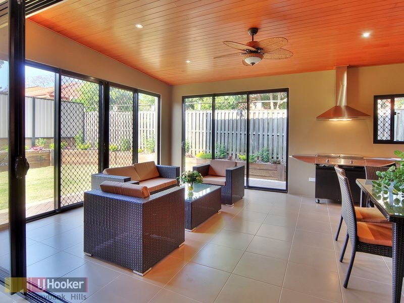 18 Golden Place, Robertson QLD 4109