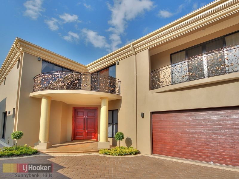 18 Golden Place, Robertson QLD 4109
