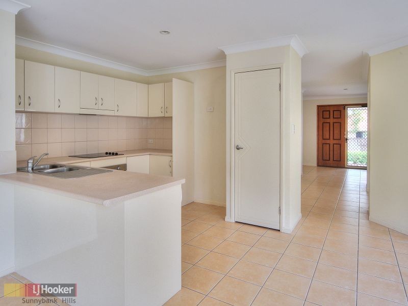 13 Naracoorte Place, Parkinson QLD 4115