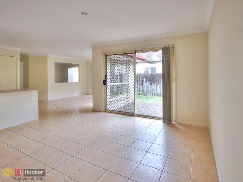 13 Naracoorte Place, Parkinson QLD 4115