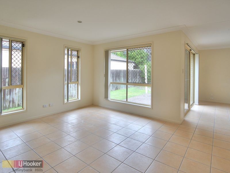 13 Naracoorte Place, Parkinson QLD 4115