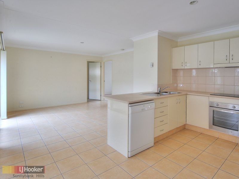 13 Naracoorte Place, Parkinson QLD 4115