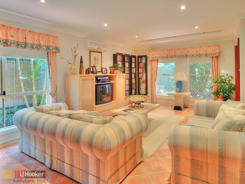 12 Brampton Street, Eight Mile Plains QLD 4113