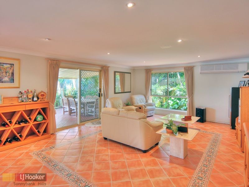 12 Brampton Street, Eight Mile Plains QLD 4113