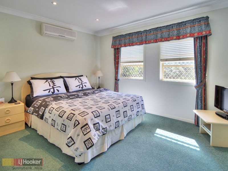 12 Brampton Street, Eight Mile Plains QLD 4113