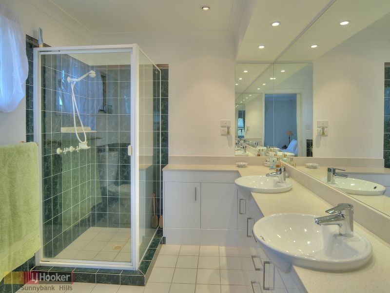 12 Brampton Street, Eight Mile Plains QLD 4113