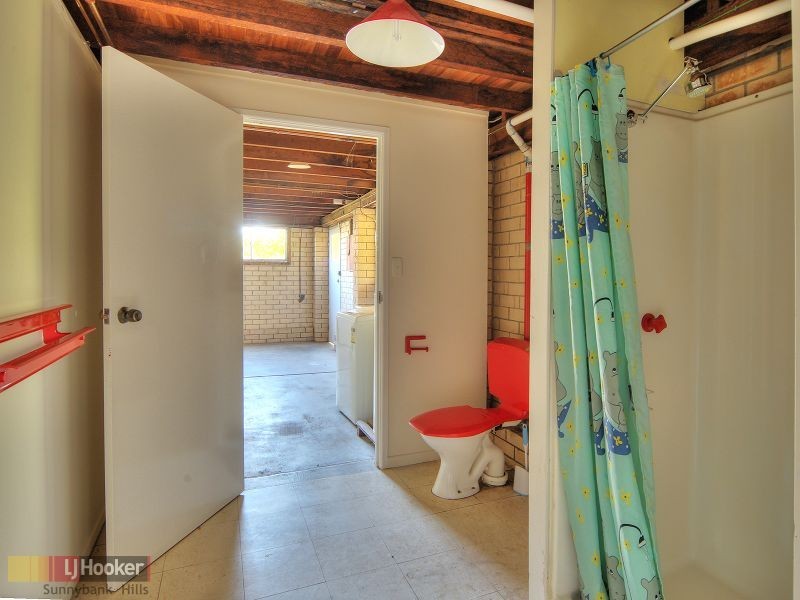 11 Bridgeport Street, Macgregor QLD 4109