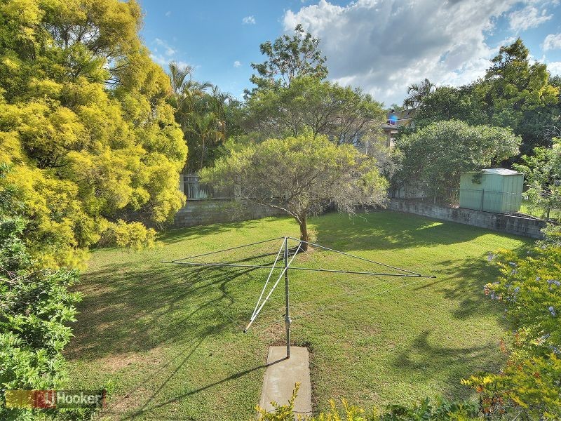 11 Bridgeport Street, Macgregor QLD 4109